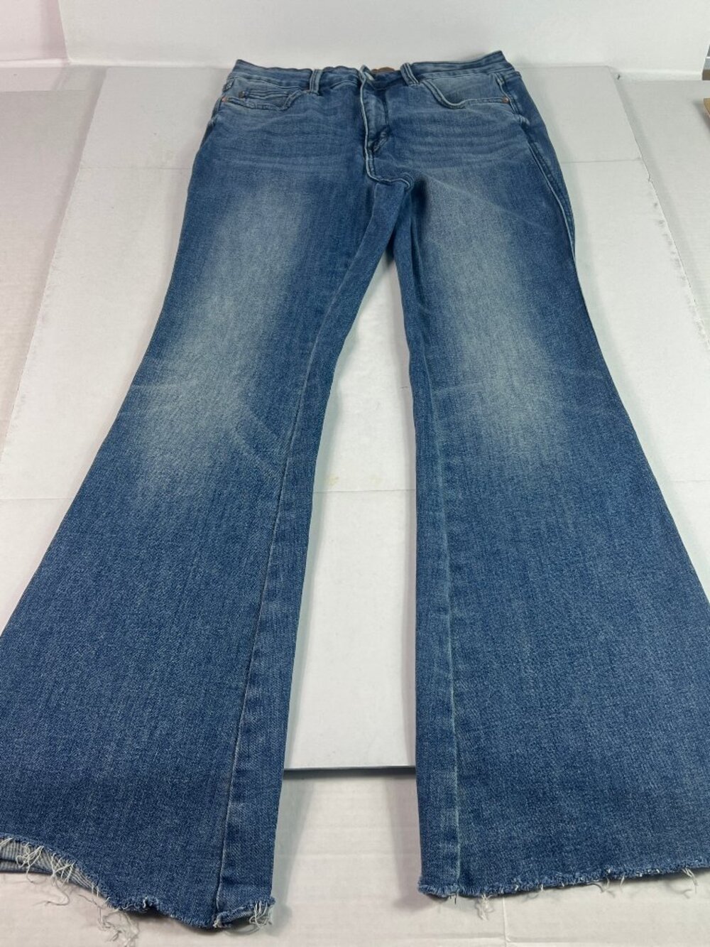 Judy Blue Jeans Women's 31x32* Flare Mid Rise Blue Faded Raw Hem Denim Tag 31